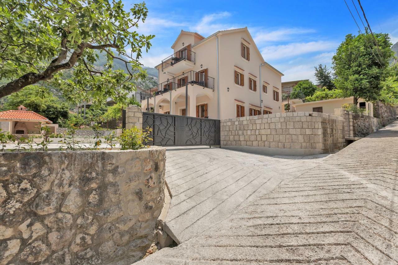 Apartments Mezini 11 Kotor Exterior photo