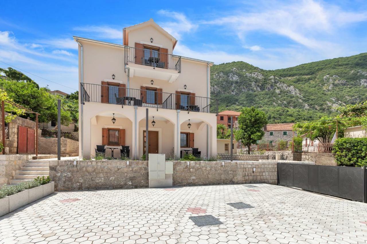 Apartments Mezini 11 Kotor Exterior photo
